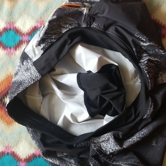 Lululemon swim trunks size M - Picture 5 of 6